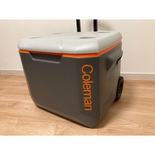 コールマン(Coleman)の【美品・送料込】コールマン クーラーボックス ホイール付き 50QT 限定色(その他)