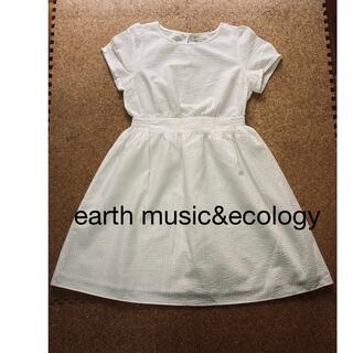 アースミュージックアンドエコロジー(earth music & ecology)のearth music&ecology シアーサッカーフィット＆フレアワンピース(ひざ丈ワンピース)