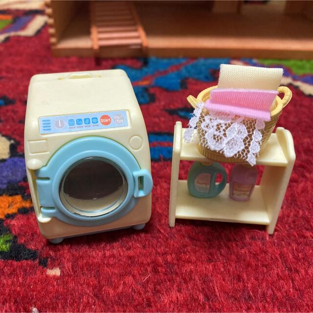 シルバニアファミリー　洗濯機セット　ドラム エンタメ/ホビーのおもちゃ/ぬいぐるみ(キャラクターグッズ)の商品写真