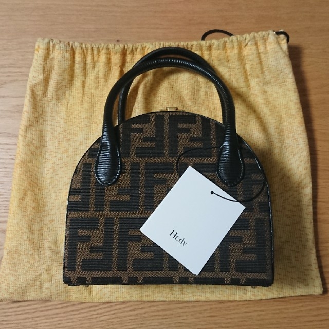 FENDI(フェンディ)のFENDI ズッカ柄 ショルダーバッグ ☆ レディースのバッグ(ショルダーバッグ)の商品写真