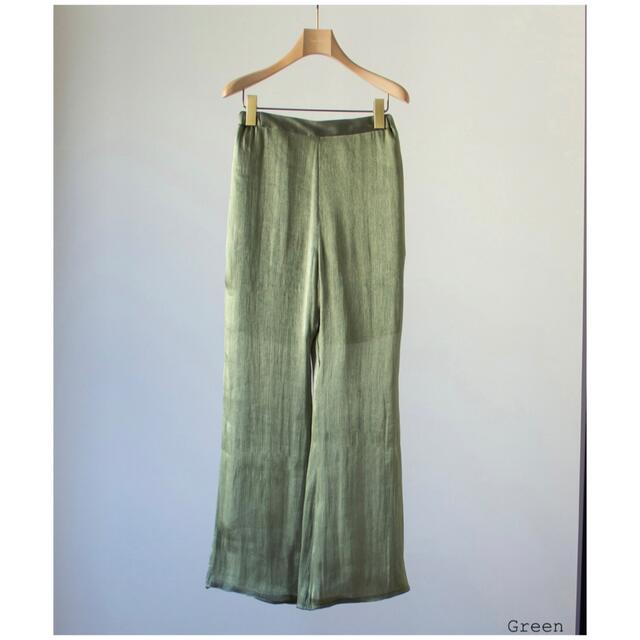 Ameri VINTAGE(アメリヴィンテージ)のLittle suzie Crape Satin Flare Pants レディースのパンツ(その他)の商品写真