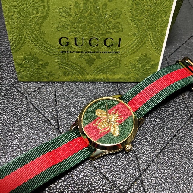 Gucci - グッチ タイムレス 腕時計 ゴールド ビー GUCCI 蜂 ベルトの ...