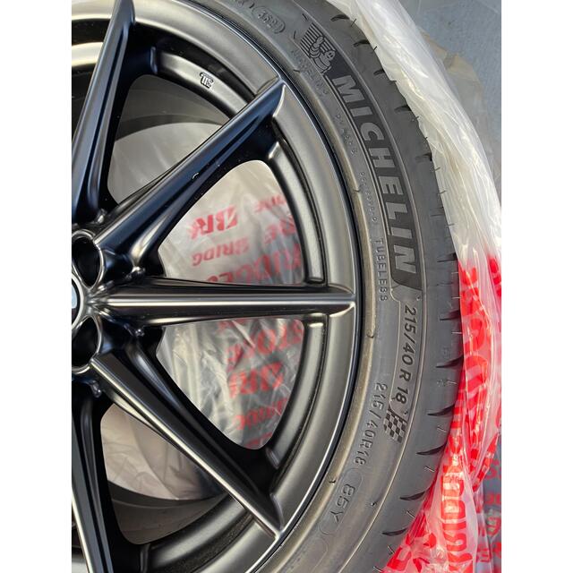 タイヤ　ホイール　4本セット　215/40R18