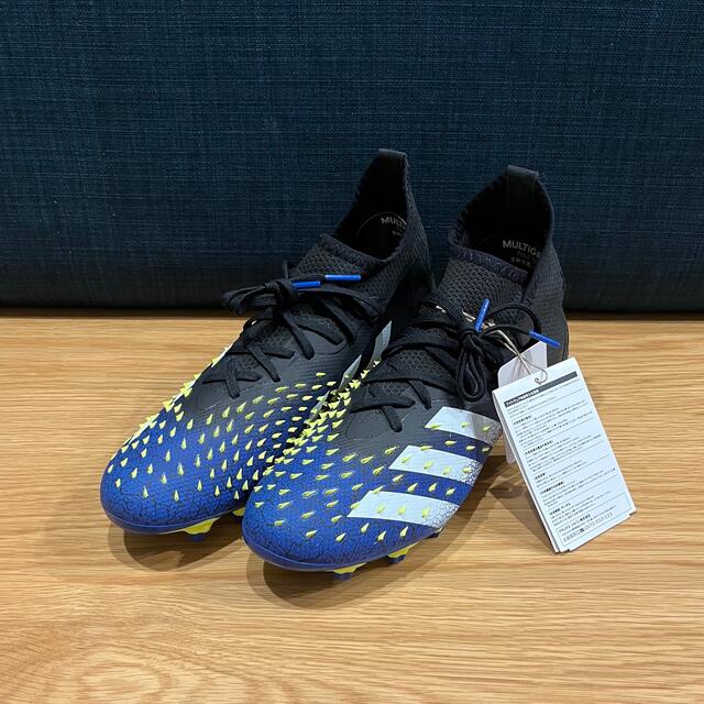 adidas(アディダス)の【新品】adidas PREDATOR FREAK.２　スパイク 26.5cm スポーツ/アウトドアのサッカー/フットサル(シューズ)の商品写真