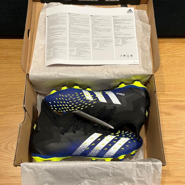 adidas(アディダス)の【新品】adidas PREDATOR FREAK.２　スパイク 26.5cm スポーツ/アウトドアのサッカー/フットサル(シューズ)の商品写真