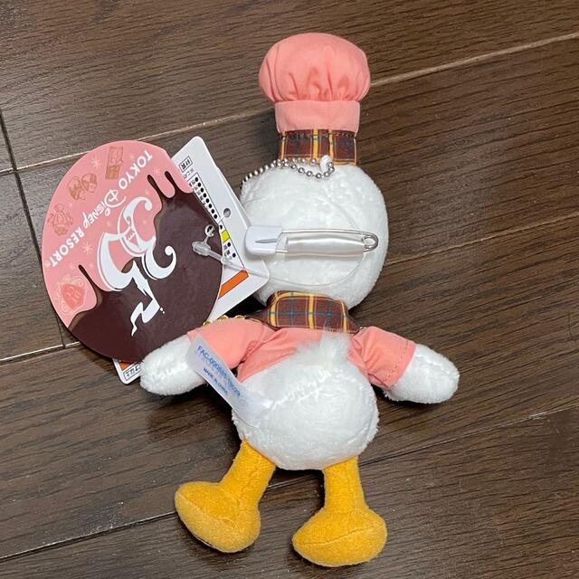 Disney - ドナルドダック チョコレート ぬいぐるみバッジの通販 by ば