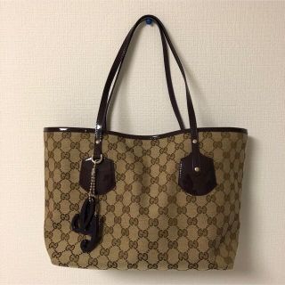 グッチ(Gucci)の【送料込】値下げ！GUCC I  グッチ　G G キャンバスエナメルトートバッグ(トートバッグ)