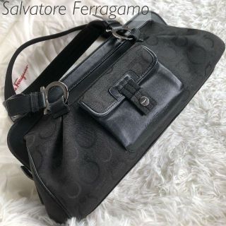 Salvatore Ferragamo - 美品☆フェラガモ 保存袋付 ガンチーニ 値下げしました= 美品✨Salvatore Ferragamo マリッサ ハンドバッグ ブラック ハンドバッグ