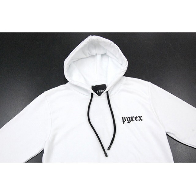 Pyrex(パイレックス)の新品 PYREX 「PULLOVER HOODIE」 パーカー メンズ メンズのトップス(パーカー)の商品写真