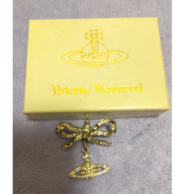 Vivienne Westwood(ヴィヴィアンウエストウッド)のVivienne Westwood リボンピアス(1つ) レディースのアクセサリー(ピアス)の商品写真