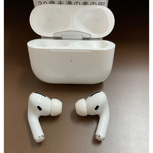 Apple(アップル)の(検討中)AirPods Pro 充電器、イヤホン左右 右耳ジャンク スマホ/家電/カメラのオーディオ機器(ヘッドフォン/イヤフォン)の商品写真