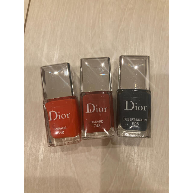 Christian Dior(クリスチャンディオール)のディオールヴェルニ3本セット　ネイルエナメル　マニュキア コスメ/美容のネイル(マニキュア)の商品写真