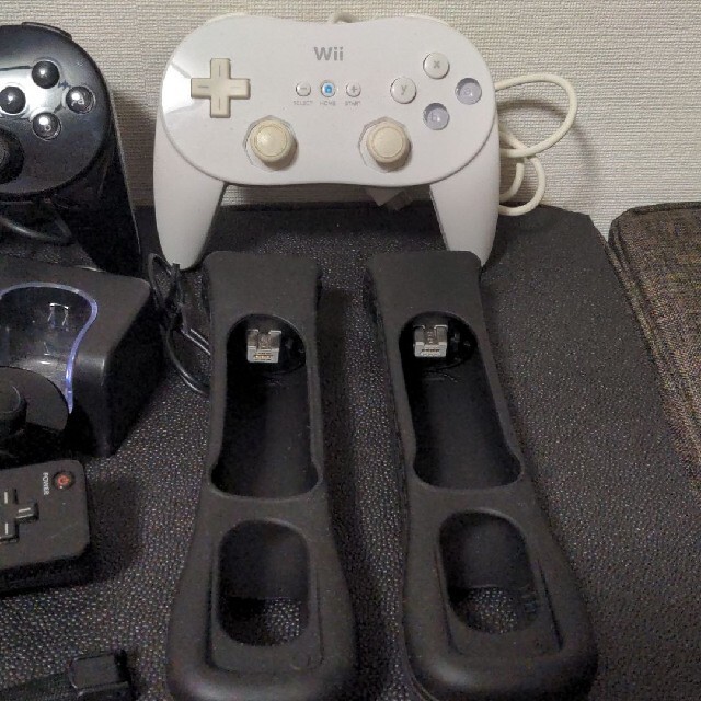 Wii(ウィー)のWii用 コントローラーセット プロコン クラシックコントローラー エンタメ/ホビーのゲームソフト/ゲーム機本体(その他)の商品写真