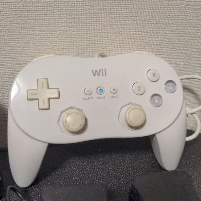 Wii(ウィー)のWii用 コントローラーセット プロコン クラシックコントローラー エンタメ/ホビーのゲームソフト/ゲーム機本体(その他)の商品写真