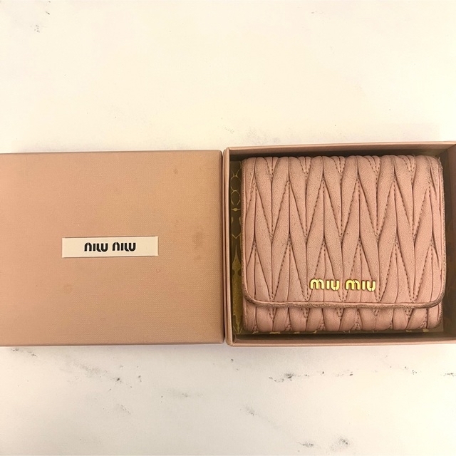 miumiu マテラッセ 三つ折り 財布 5MH016