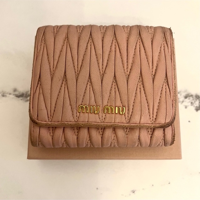 miumiu(ミュウミュウ)のmiumiu マテラッセ 三つ折り 財布 5MH016 レディースのファッション小物(財布)の商品写真