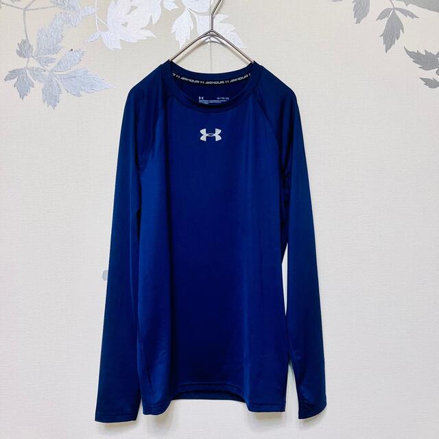 UNDER ARMOUR(アンダーアーマー)の【ゆう様専用】アンダーアーマー アンダーシャツ 長袖　ロゴ　ネイビー　XL メンズのトップス(Tシャツ/カットソー(七分/長袖))の商品写真