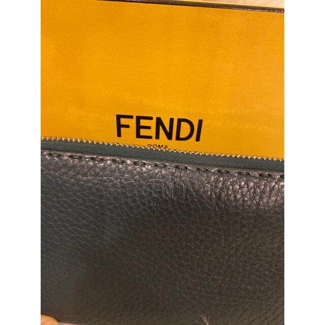 【箱付き】FENDI フェンディ セレリア 牛革 ラウンドファスナー
