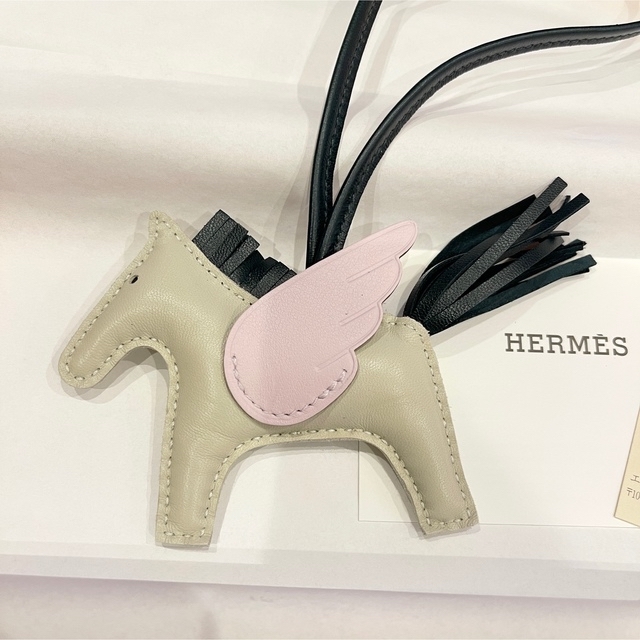 Hermes - 【新品未使用】レア！ ロデオ ペガサスPM エルメス 新色の