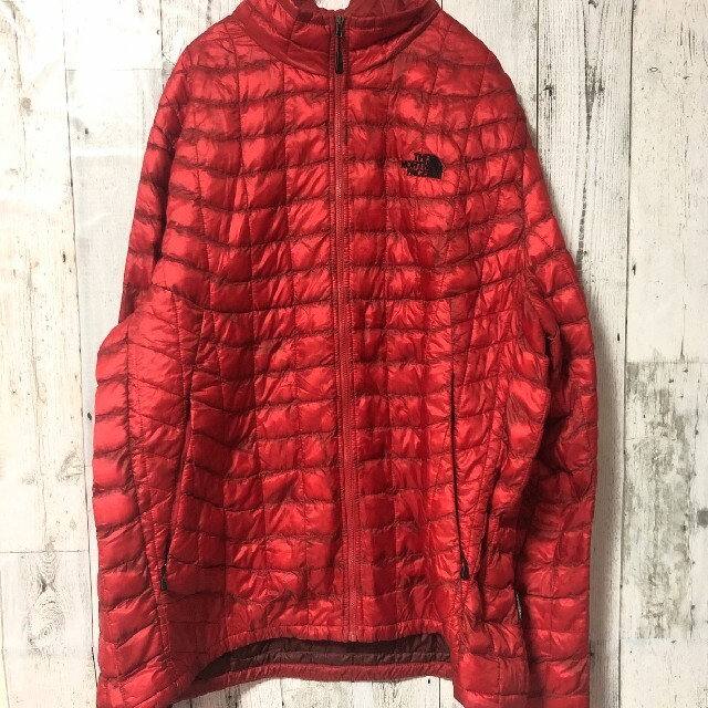 THE NORTH FACE(ザノースフェイス)の美品US規格ノースフェイス中綿ジャケットアウターブルゾン刺繍ロゴレッド古着 メンズのジャケット/アウター(ブルゾン)の商品写真