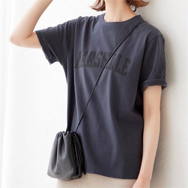 SLOBE IENA(スローブイエナ)のMARSEILLE ロゴTシャツ レディースのトップス(Tシャツ(半袖/袖なし))の商品写真