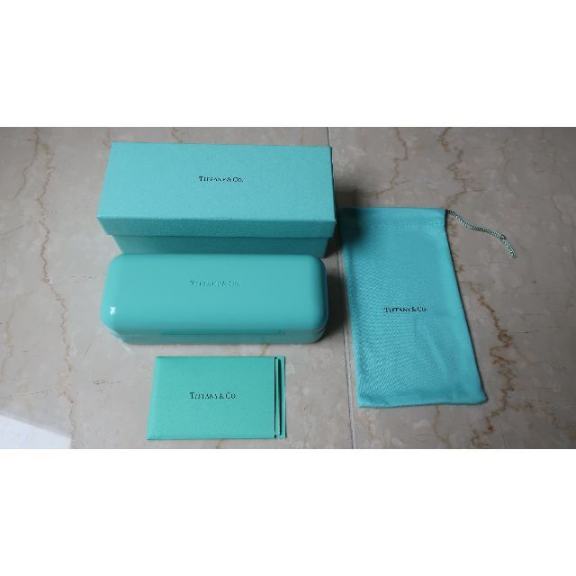 Tiffany & Co.(ティファニー)の【R.ブラン様専用】メガネケース　（ティファニー　TIFFANY） レディースのファッション小物(サングラス/メガネ)の商品写真