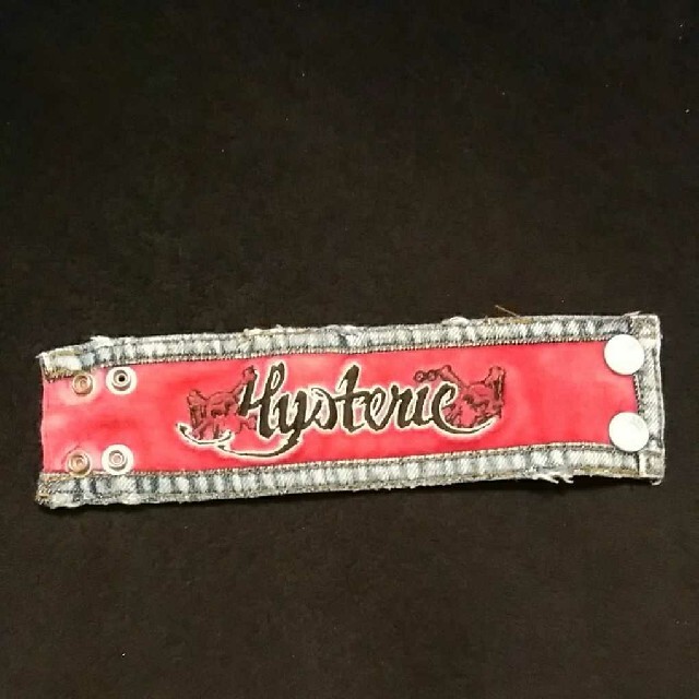 HYSTERIC GLAMOUR(ヒステリックグラマー)のHYSTERIC GLAMOUR ダメージ加工 リバーシブルリストバンド レディースのアクセサリー(ブレスレット/バングル)の商品写真