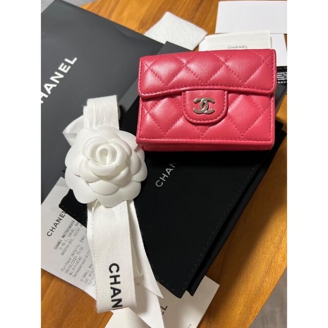 CHANEL(シャネル)の美品　付属品あり　シャネル　ラムスキン　スモール　ウォレット　29番代　ピンク レディースのファッション小物(財布)の商品写真