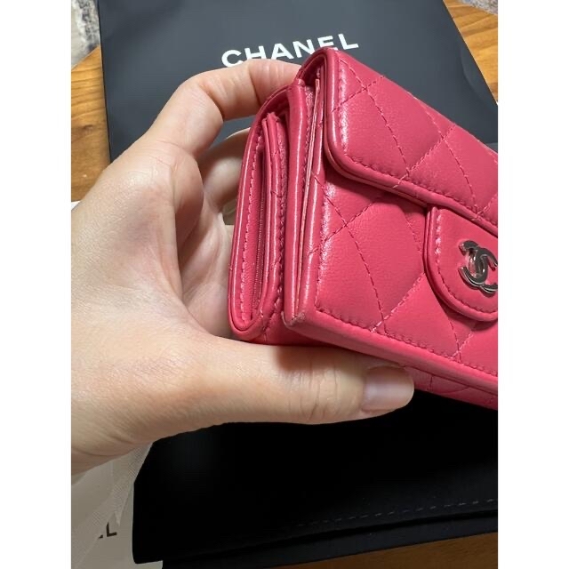 CHANEL(シャネル)の美品　付属品あり　シャネル　ラムスキン　スモール　ウォレット　29番代　ピンク レディースのファッション小物(財布)の商品写真