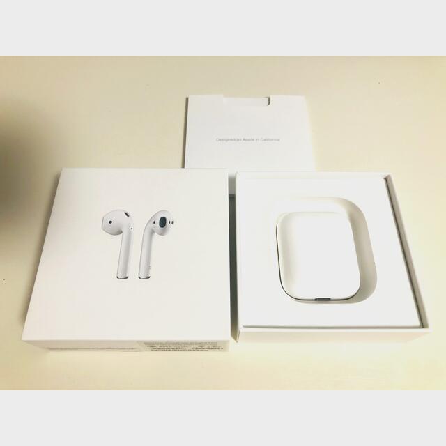 Apple(アップル)のAirPods 第一世代 箱付き スマホ/家電/カメラのオーディオ機器(ヘッドフォン/イヤフォン)の商品写真