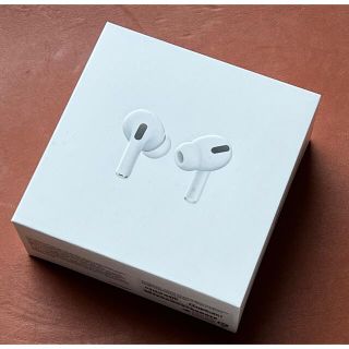 アップル(Apple)のAirPods Pro MagSafe モデル　1月にアップルストアで購入(ヘッドフォン/イヤフォン)