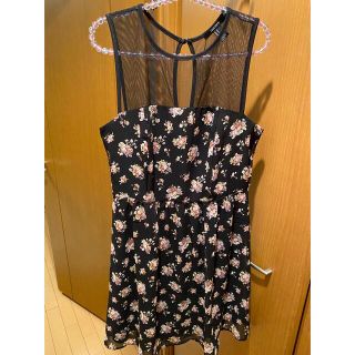 フォーエバートゥエンティーワン(FOREVER 21)のForever21♡胸元シースルー花柄ワンピ♡M(ひざ丈ワンピース)