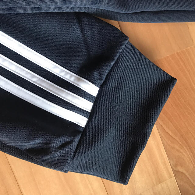 adidas(アディダス)の紺 SST CUFFED TRACK PANTS スーパースター/US M メンズのパンツ(その他)の商品写真