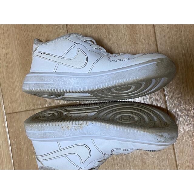 NIKE(ナイキ)のNIKE ナイキ スニーカー　フォース1 キッズ/ベビー/マタニティのキッズ靴/シューズ(15cm~)(スニーカー)の商品写真