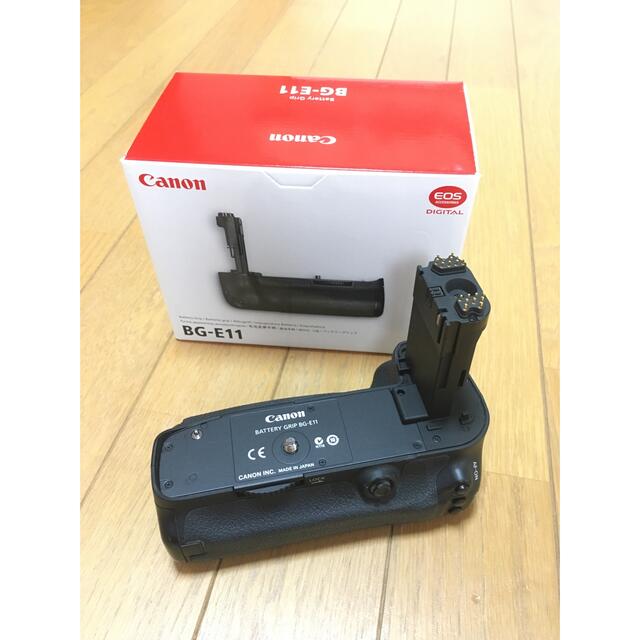 Canon(キヤノン)のCanon バッテリーグリップBG-11 送料込み！ 箱切り取りアリ スマホ/家電/カメラのカメラ(デジタル一眼)の商品写真