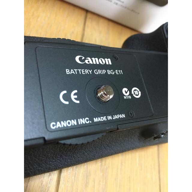 Canon(キヤノン)のCanon バッテリーグリップBG-11 送料込み！ 箱切り取りアリ スマホ/家電/カメラのカメラ(デジタル一眼)の商品写真