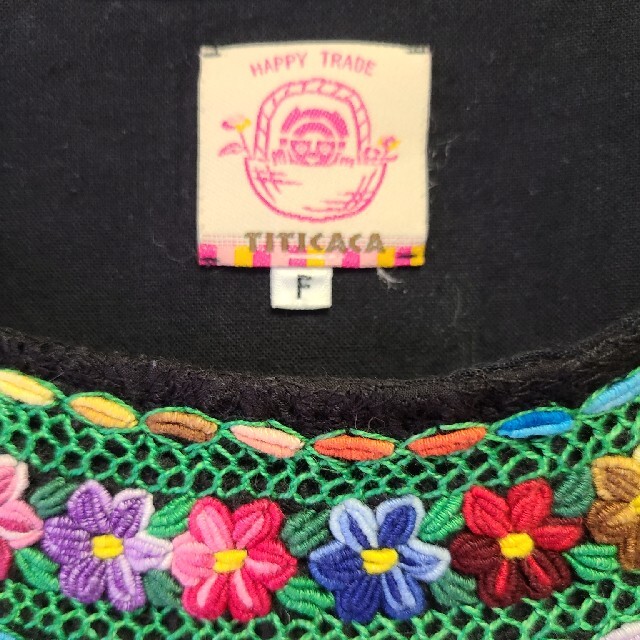 titicaca(チチカカ)の【TITICACA/チチカカ】刺繍半袖カットソー/Tシャツ レディースのトップス(Tシャツ(半袖/袖なし))の商品写真