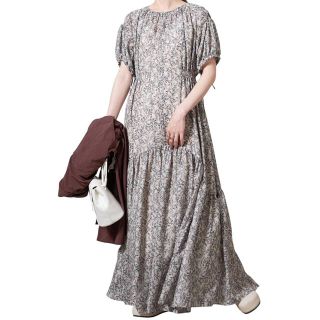 emmi - 【emmi atelier】スパイシーフラワーワンピースの通販 by ...