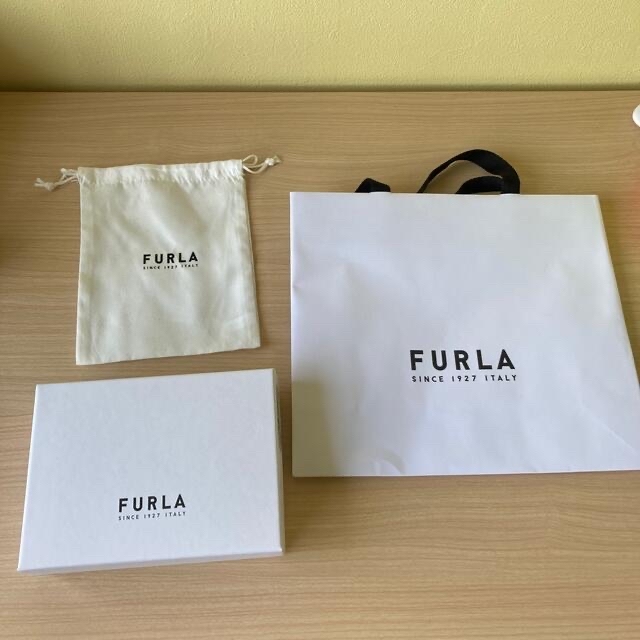 Furla(フルラ)のFURLA 箱 保存袋 紙袋 レディースのバッグ(ショップ袋)の商品写真