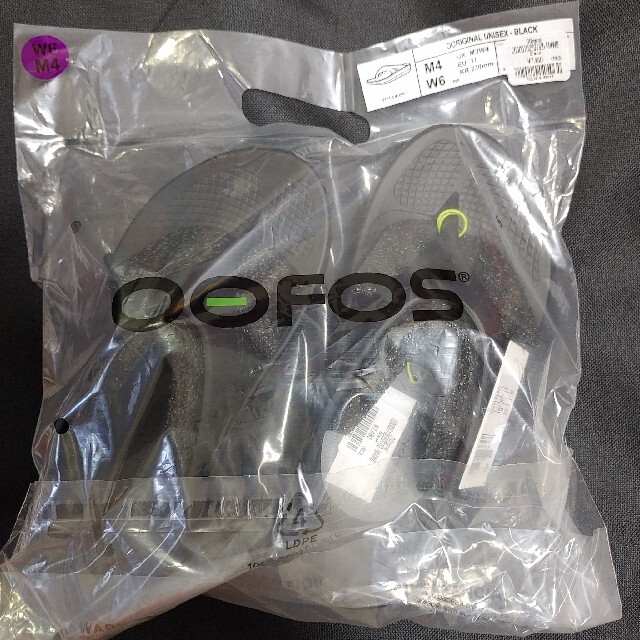 OOFOS(ウーフォス)のOOFOS ウーフォス OOriginal リカバリーサンダル ブラック23cm レディースの靴/シューズ(サンダル)の商品写真