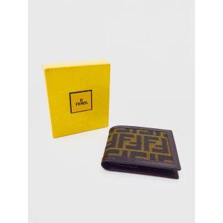 美品　箱あり　FENDI　フェンディ　ズッカ　二つ折り財布