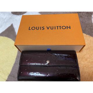 ルイヴィトン(LOUIS VUITTON)のLOUIS VUITTON ヴェルニ ポルトフォイユ サラ 長財布(財布)