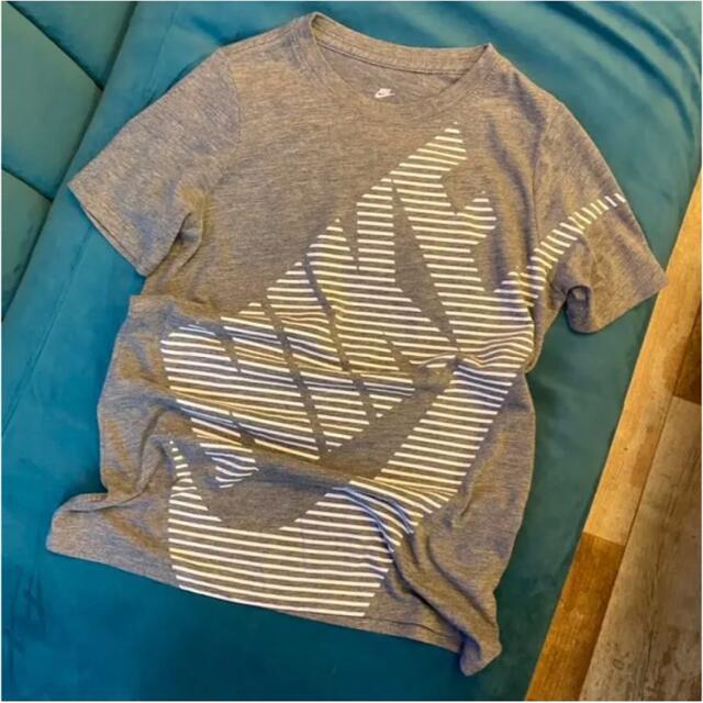 NIKE(ナイキ)の【最終値下】NIKE  ナイキ　Tシャツ　2枚セット　キッズ キッズ/ベビー/マタニティのキッズ服男の子用(90cm~)(Tシャツ/カットソー)の商品写真
