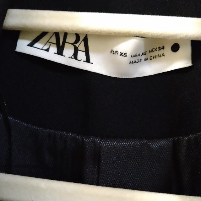 ZARA(ザラ)のZARA 新作　サイドスリットテーラー襟ジレーベスト レディースのトップス(ベスト/ジレ)の商品写真