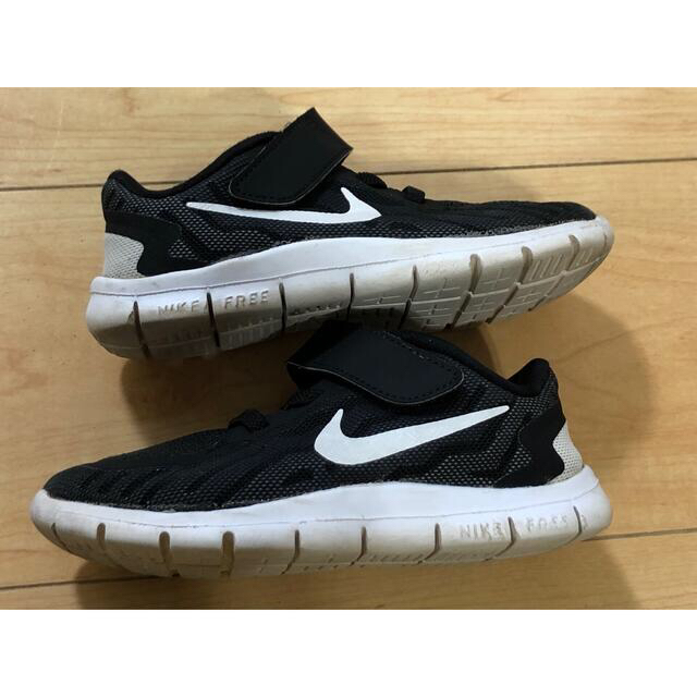 NIKE(ナイキ)のNIKE ナイキ スニーカー　16cm    2足セット キッズ/ベビー/マタニティのキッズ靴/シューズ(15cm~)(スニーカー)の商品写真