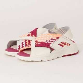 ナイキ(NIKE)のNIKE W AIR HUARACHE ULTRA　エアハラチウルトラ　28㎝(サンダル)