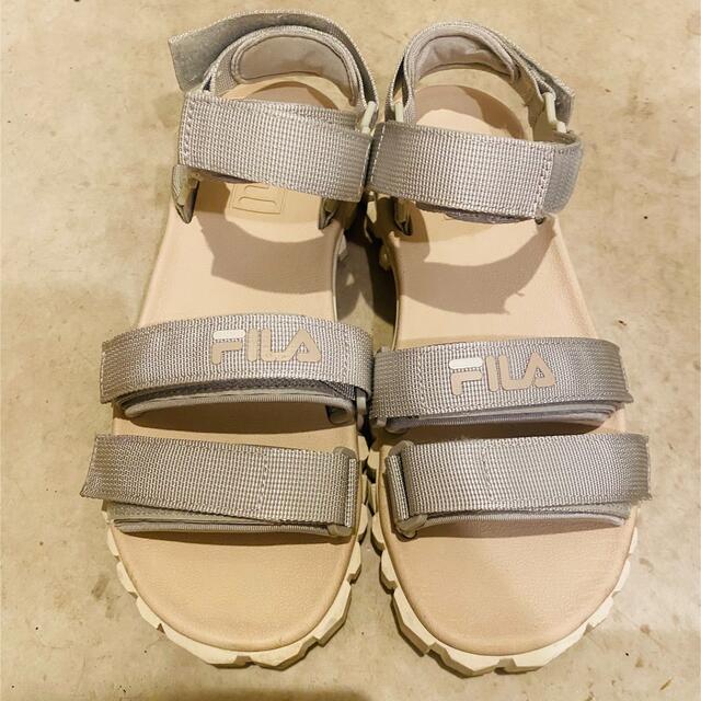 FILA(フィラ)のFILAサンダル JP25.0(US8) 白 USED レディースの靴/シューズ(サンダル)の商品写真