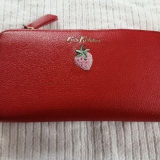 キャスキッドソン(Cath Kidston)のキャス・キッドソン　長財布　苺　ストロベリー　レッド　STRAWBERRY(財布)