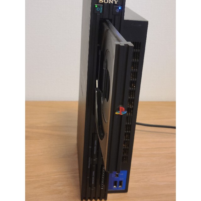 PlayStation2(プレイステーション2)のPS2 本体SCPH-30000 コントローラ2個、ゲーム2個 エンタメ/ホビーのゲームソフト/ゲーム機本体(家庭用ゲーム機本体)の商品写真