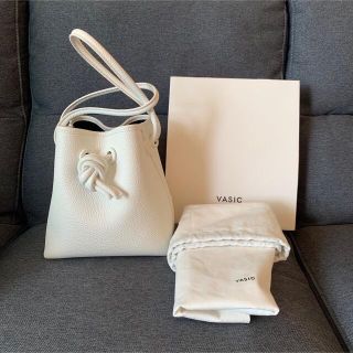 VASIC ボンドミニ　美品　ホワイト　保存袋あり(ハンドバッグ)